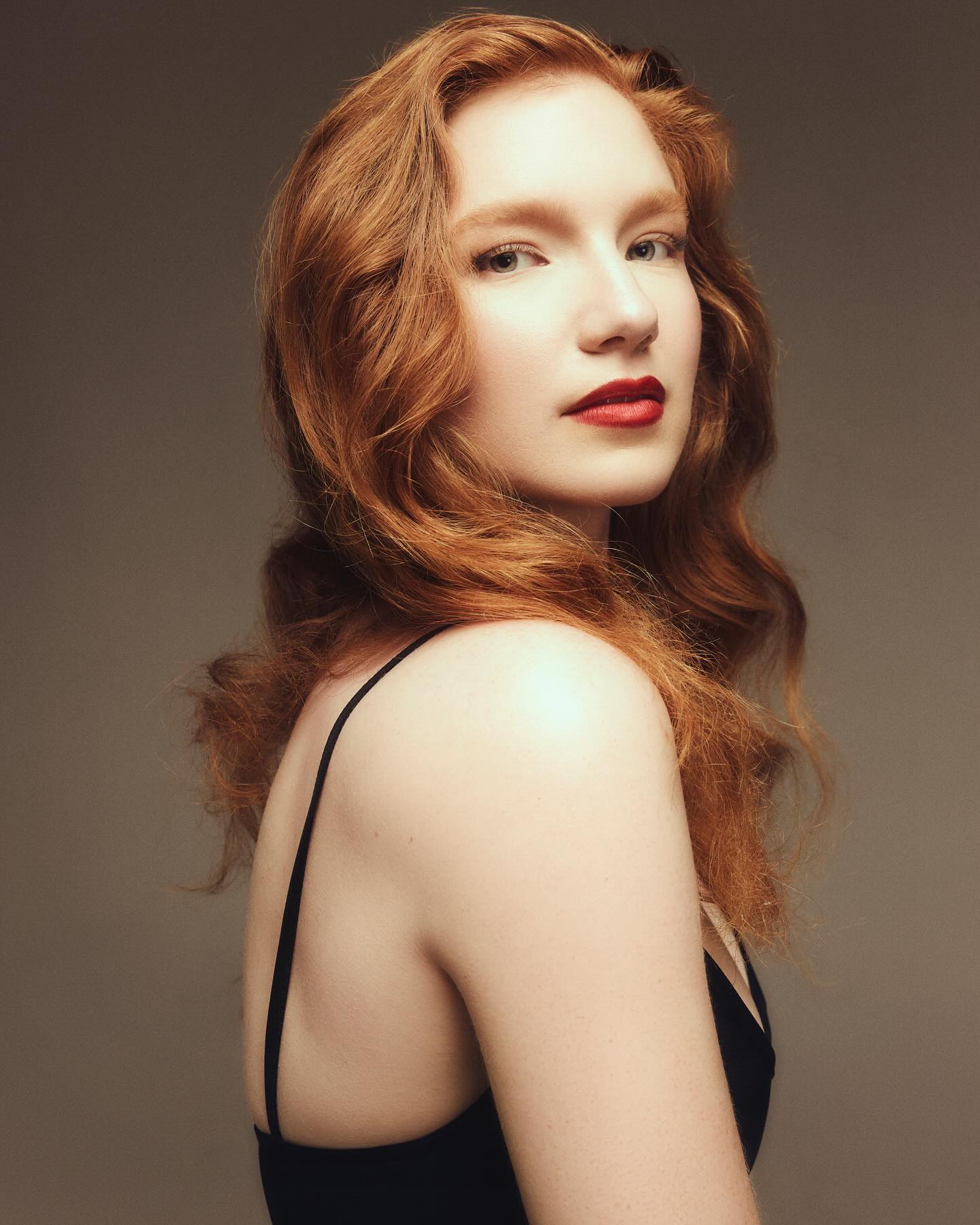 Annalise Basso Fan - Everything about Annalise Basso